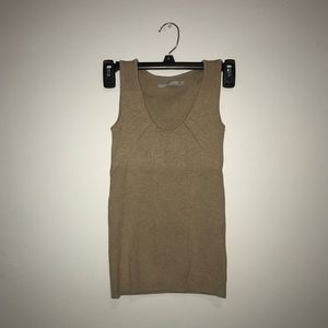 Cute beige Old Navy top.